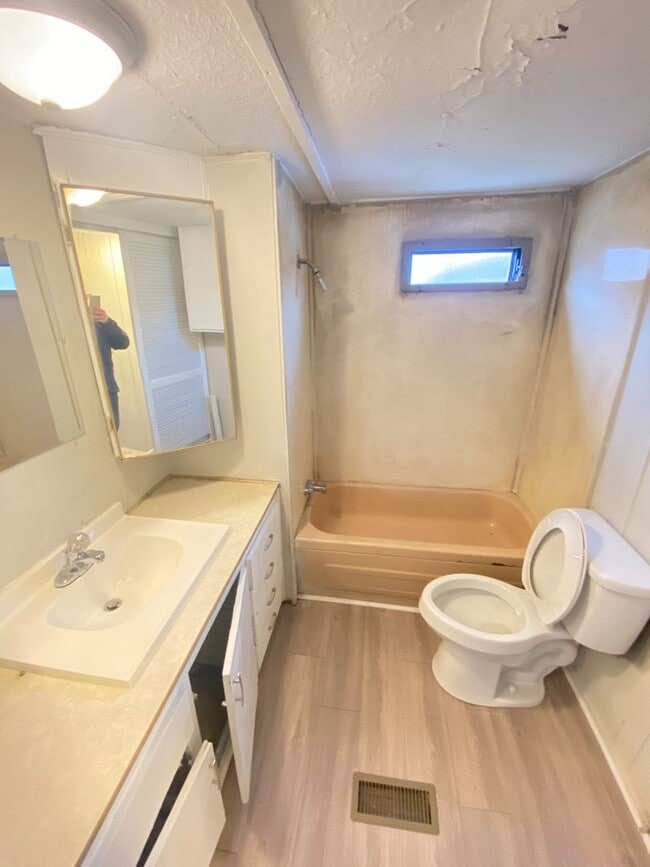 Building Photo - 2bed/1bath trailer in downtown Landis all electric