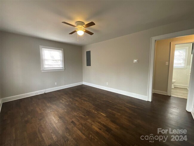 Building Photo - 1713 Younger Ave