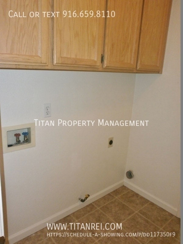 Building Photo - 8652 Meandering Way