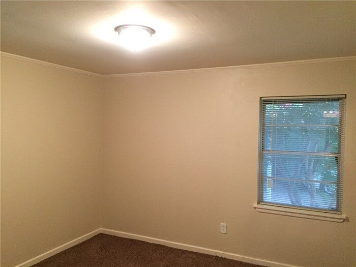 Building Photo - 707 Jack St