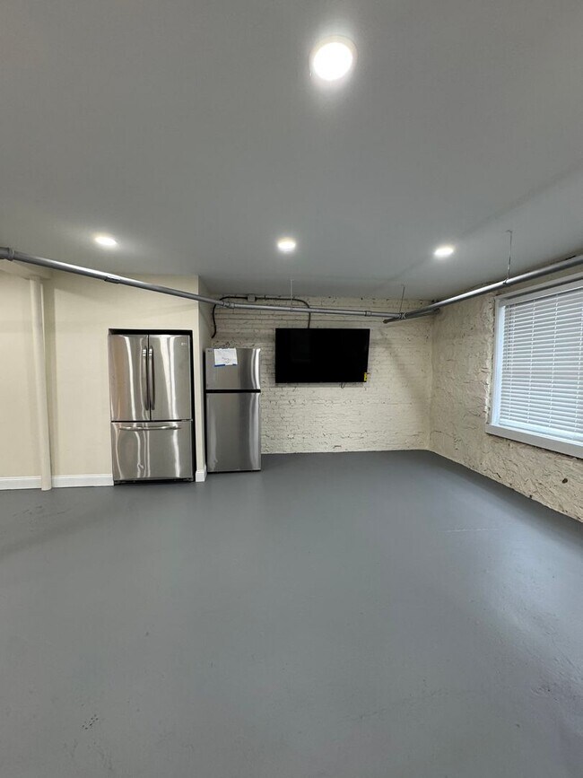 Building Photo - Single Family in Allston Near BU - Available 9/1/2026