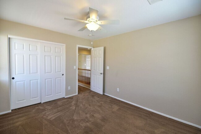 Building Photo - Beautiful 4BED/3BATH/CAR home located in SW Las Vegas! -Enjoy Rent-Free Holidays!