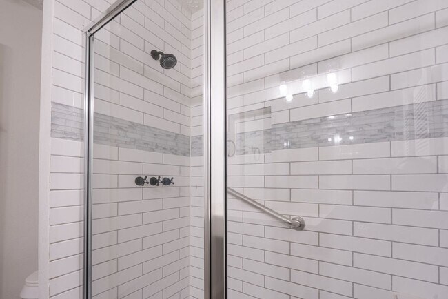 Building Photo - 16127 Olive Glen Dr