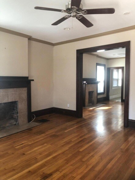 Building Photo - 1704 Oak St