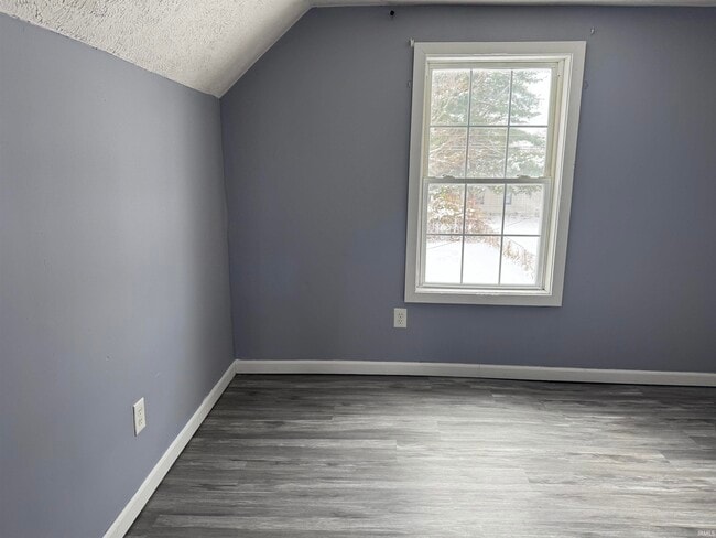 Building Photo - 1613 W 15th St