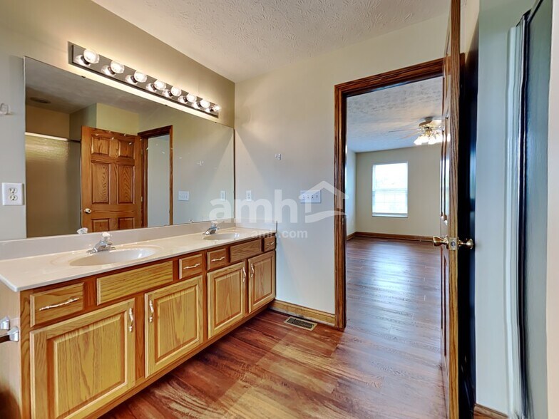 Building Photo - 841 Ginger Ridge Dr