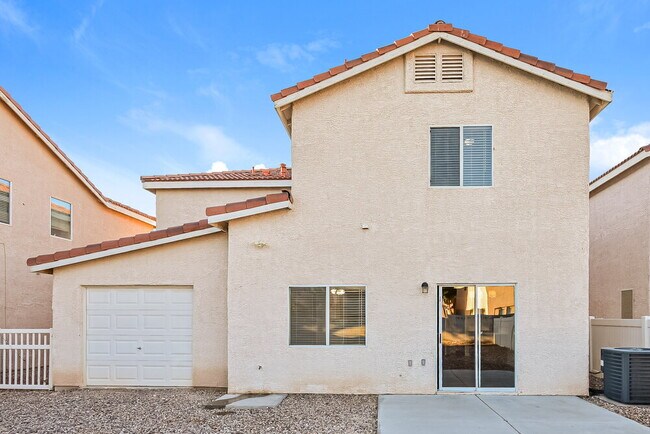 Building Photo - 1110 Cliffbrook Hedge Ave