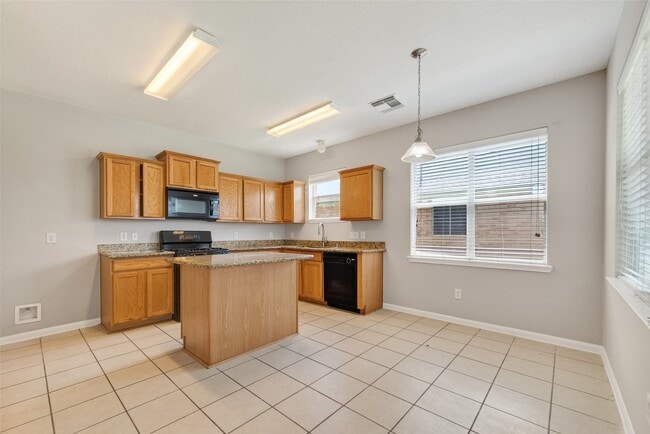 Building Photo - 16119 Gavin Ln