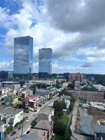 Building Photo - 100 Old Palisade Rd