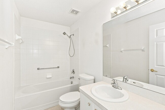 Building Photo - 11220 Hollander Ave