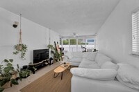 Building Photo - 2539 S Bayshore Dr