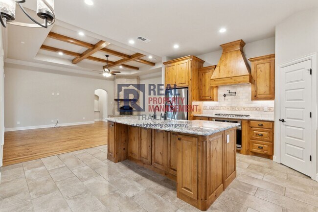 Building Photo - 113 Maral Ln