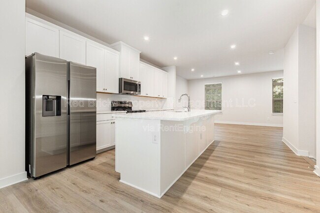 Building Photo - 306 New Gallant Dr