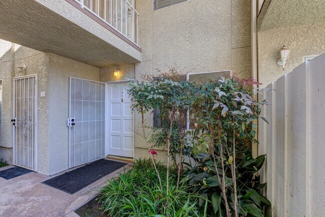 Building Photo - 4558 Willis Ave