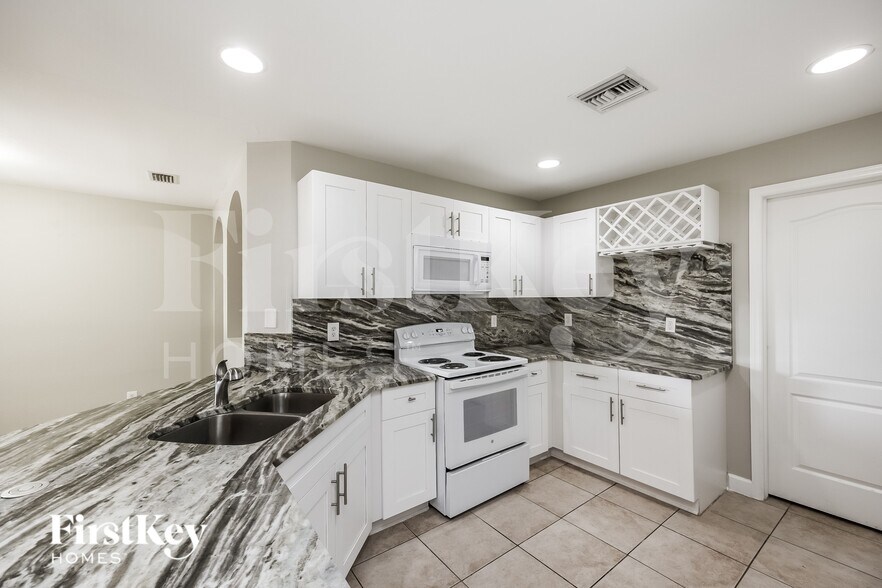 Building Photo - 3612 14th St SW