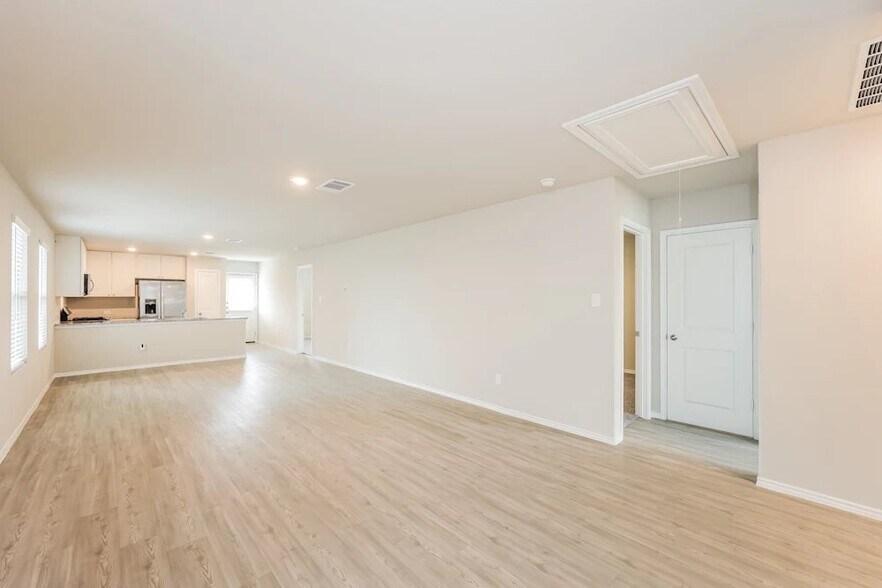 Building Photo - 14628 Calaveras Creek