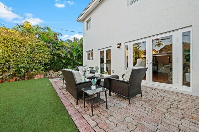 Building Photo - 1211 Algeria Ave