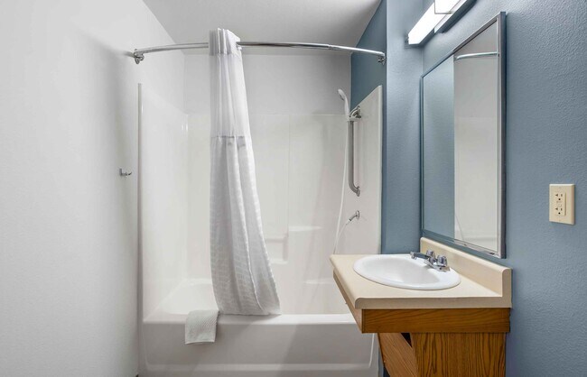 Building Photo - Furnished Studio-Tallahassee - Northwest