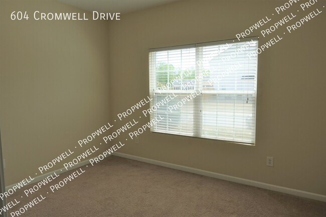 Building Photo - 604 Cromwell Dr
