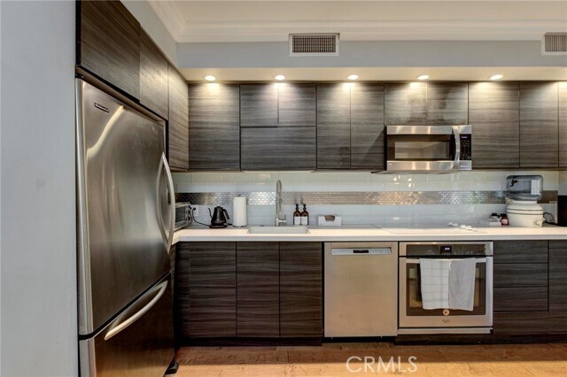 Building Photo - 1131 Alta Loma Rd