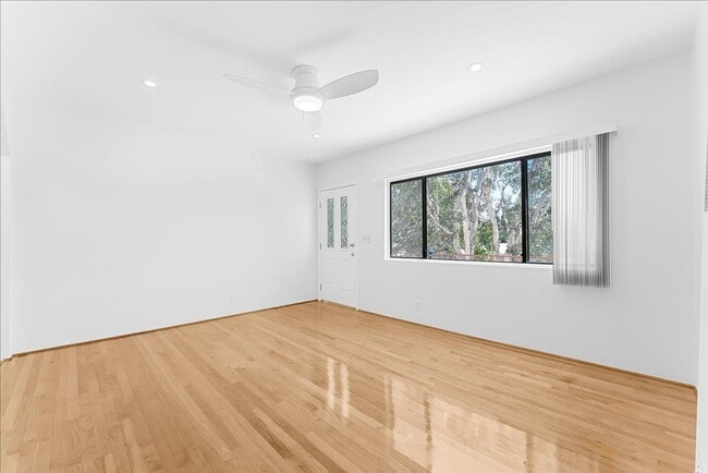 Building Photo - 1739 Washington Way