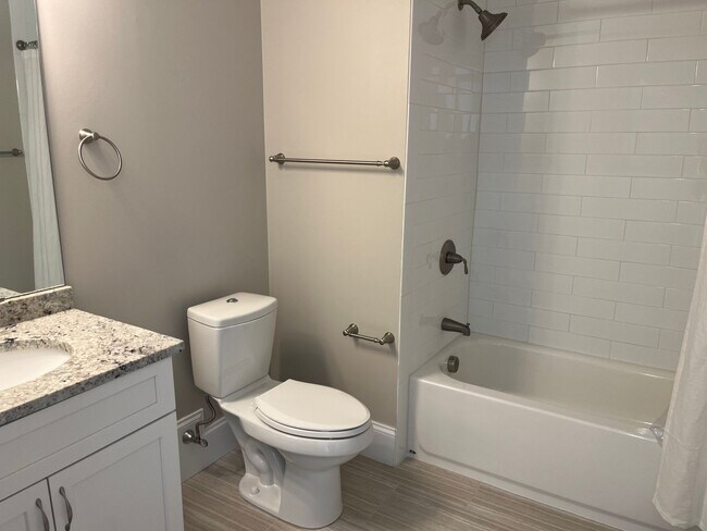 Building Photo - Water Pointe