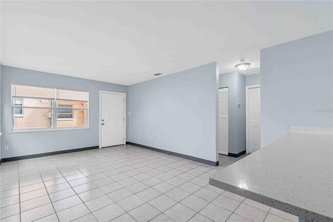 Building Photo - 140 112th Ave N