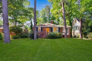 Building Photo - 2714 Forest Dr