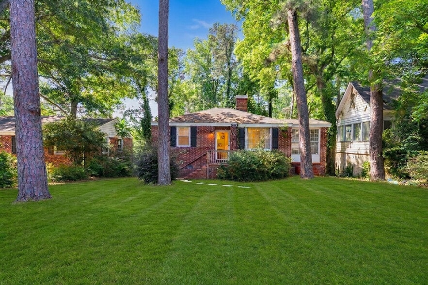Building Photo - 2714 Forest Dr