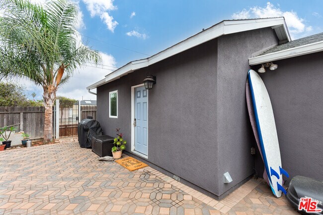 Building Photo - 8308 Flight Ave