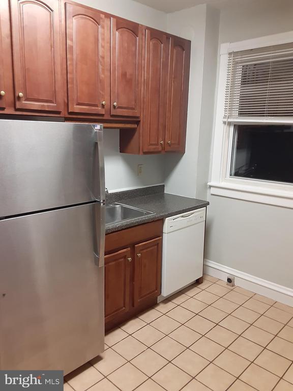 Building Photo - 2423 Fairview Ave