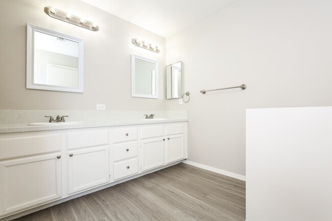 Building Photo - 6349 Rose Tree Ln