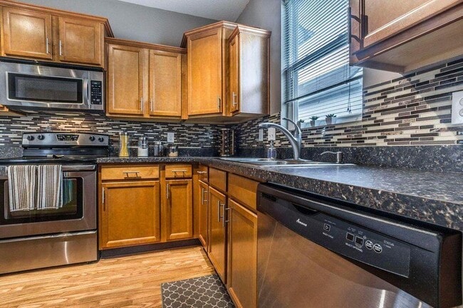 Building Photo - 5660 Caledonia Dr