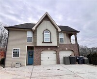 Building Photo - 4236 E Cherokee Dr