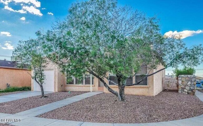 Building Photo - 6243 Oryx Cir