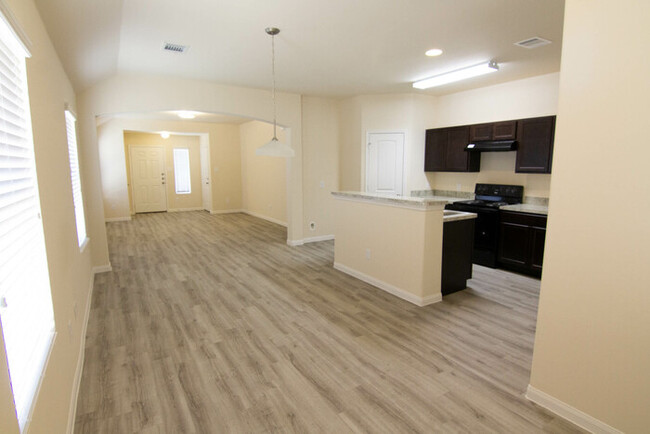 Building Photo - 13807 Winding Path Ln