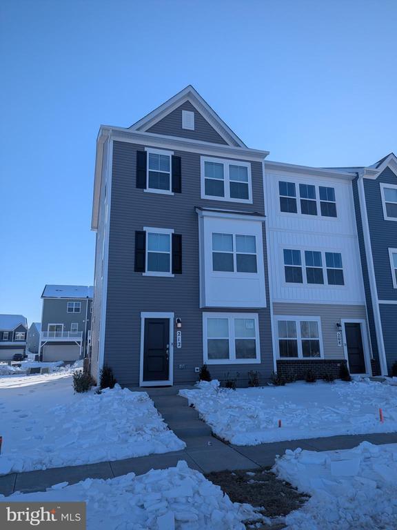 Building Photo - 212 Swan Fld Ave