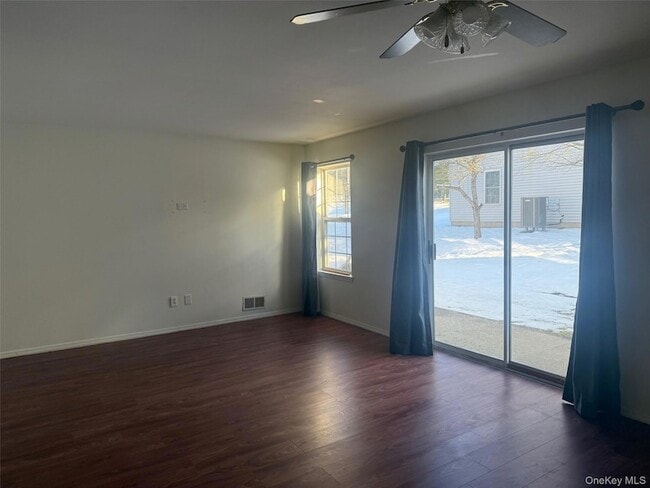 Building Photo - 10 Kensington Way