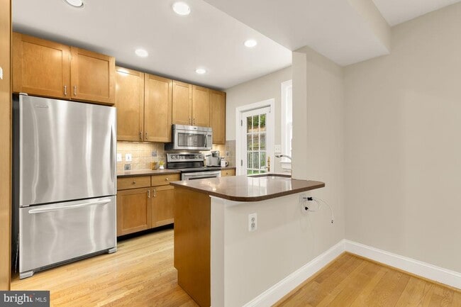 Building Photo - 4809 Wellington Dr