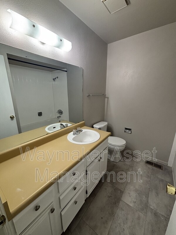Building Photo - 6625 Snowbird Dr