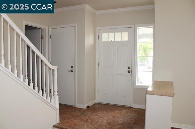 Building Photo - 247 Catalina Dr