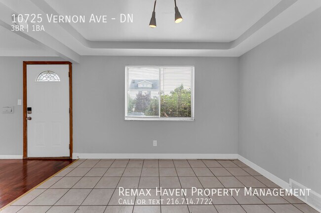 Building Photo - 10725 Vernon Ave