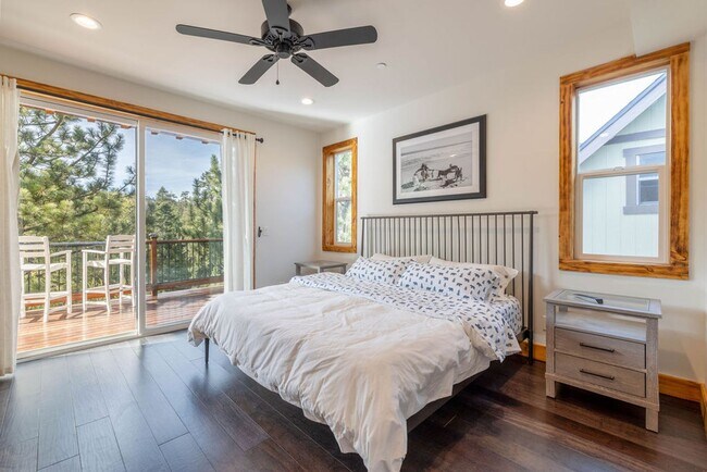Building Photo - Stunning 4-Bedroom Home with Amazing Views, EV Charger & Solar in Big Bear!
