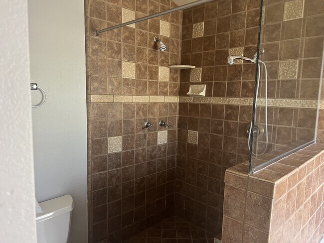 Building Photo - 3142 Tourmaline Ln