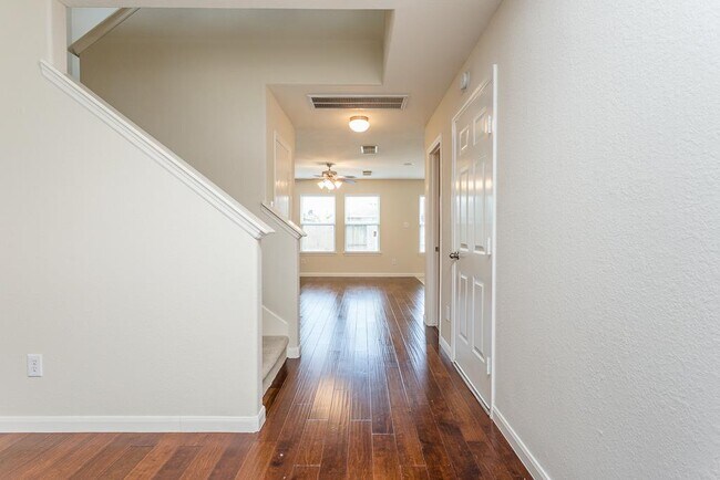 Building Photo - 8438 Resada Park Ln