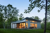 Building Photo - 425 Lake Dr