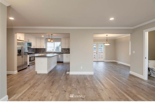 Building Photo - 311 Taylor Ave NW