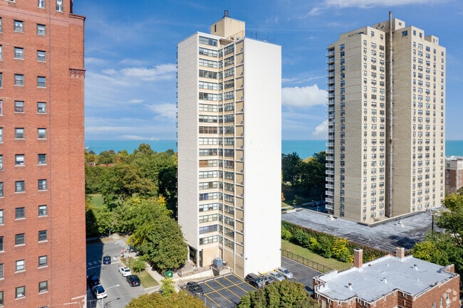 Primary Photo - Parkland Condominiums