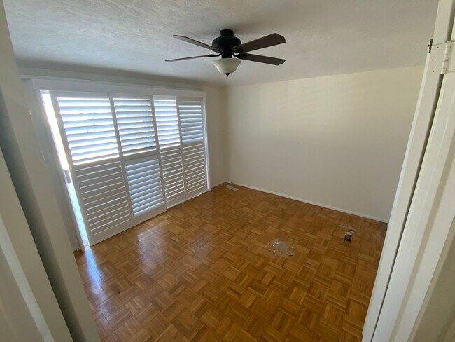 Building Photo - 981 Calle Miramar