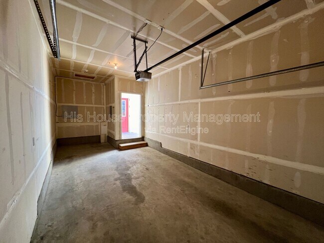 Building Photo - 5551 W 29th St